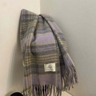 Soft Plaid Winter Scarf – Thick Warm Check Pattern for Autumn & Winter