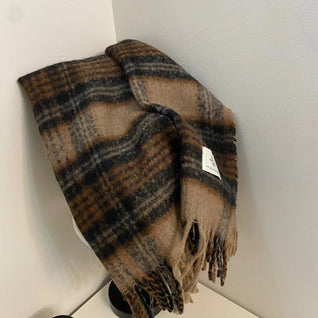 Soft Plaid Winter Scarf – Thick Warm Check Pattern for Autumn & Winter