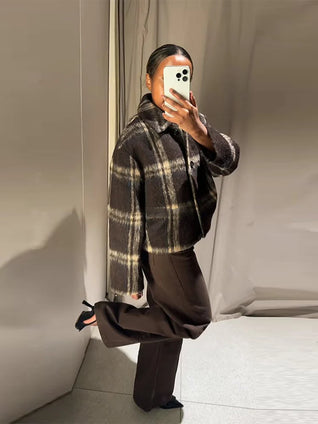 Trendy Brown Checkered Short Jacket – Chic Autumn Outerwear for Women