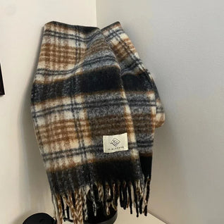Soft Plaid Winter Scarf – Thick Warm Check Pattern for Autumn & Winter